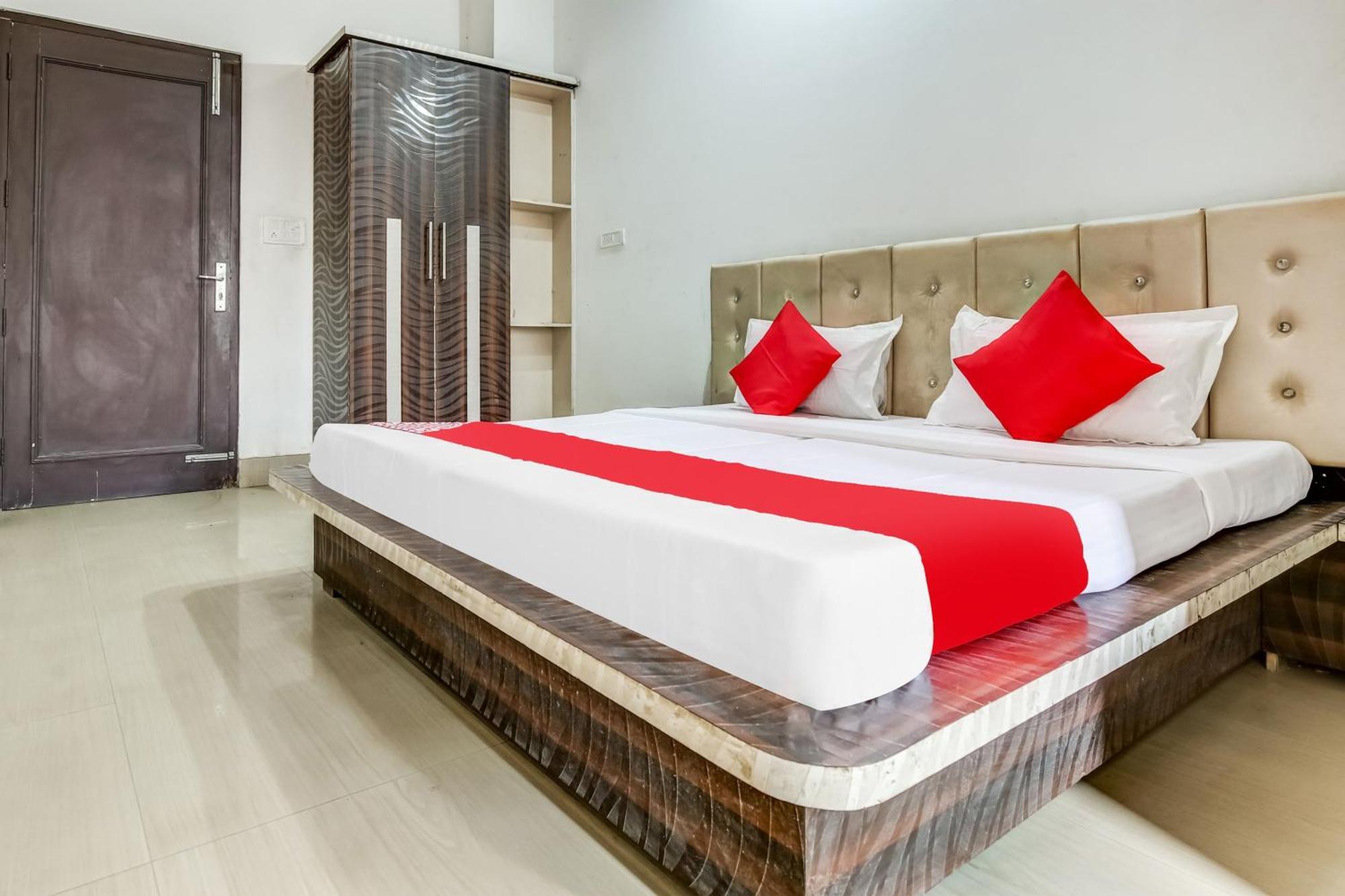 Flagship Hotel Big Boss Kurukshetra Exterior foto